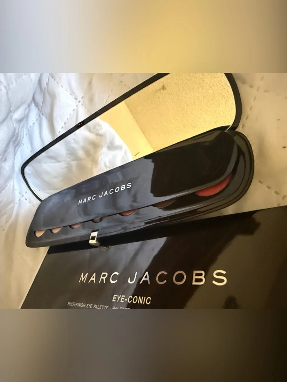 Marc Jacobs Eyeshadow Palette in Neutral Browns, Rose and Pink